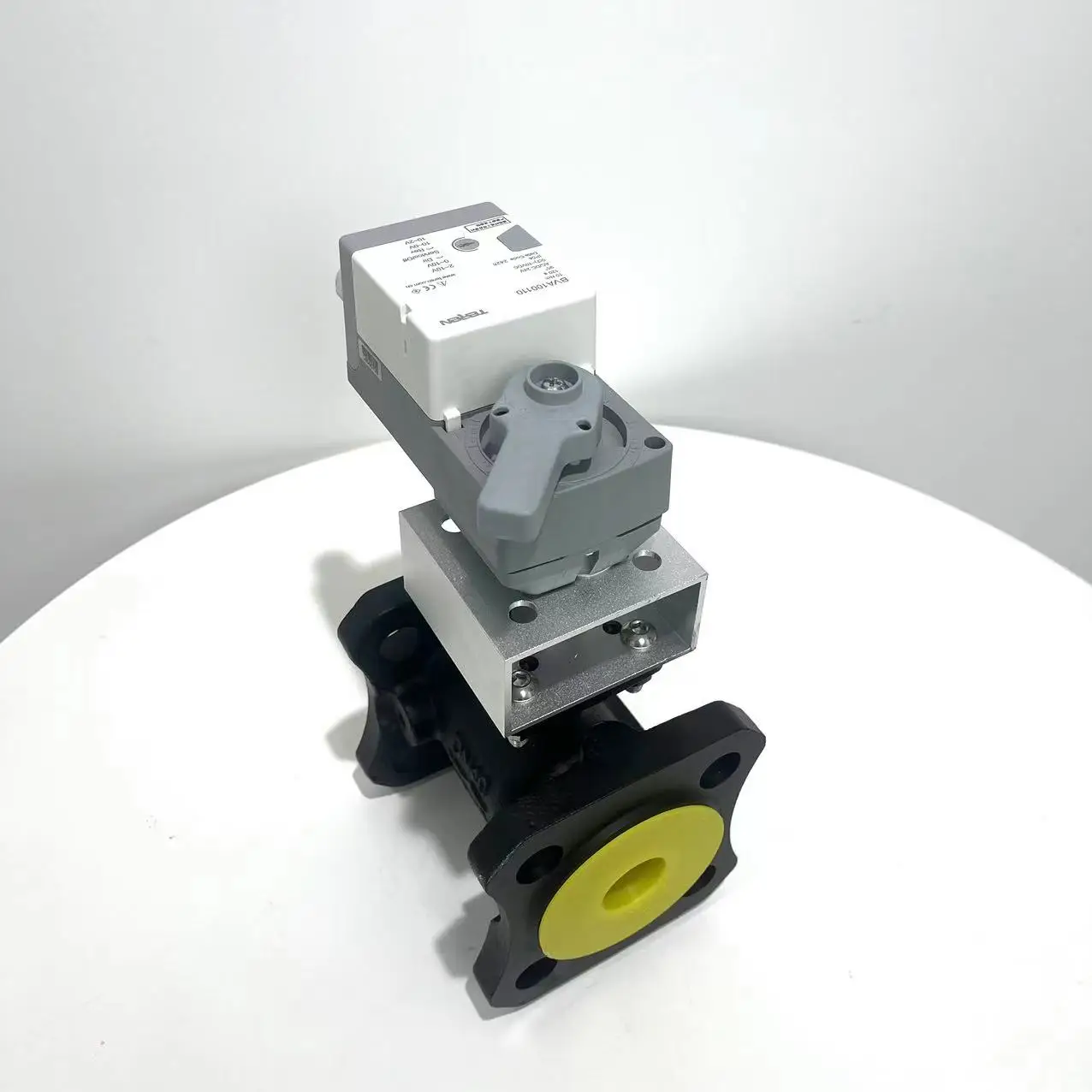 Two-way Control Ball Valve Flange With 10Nm Damper Actuator