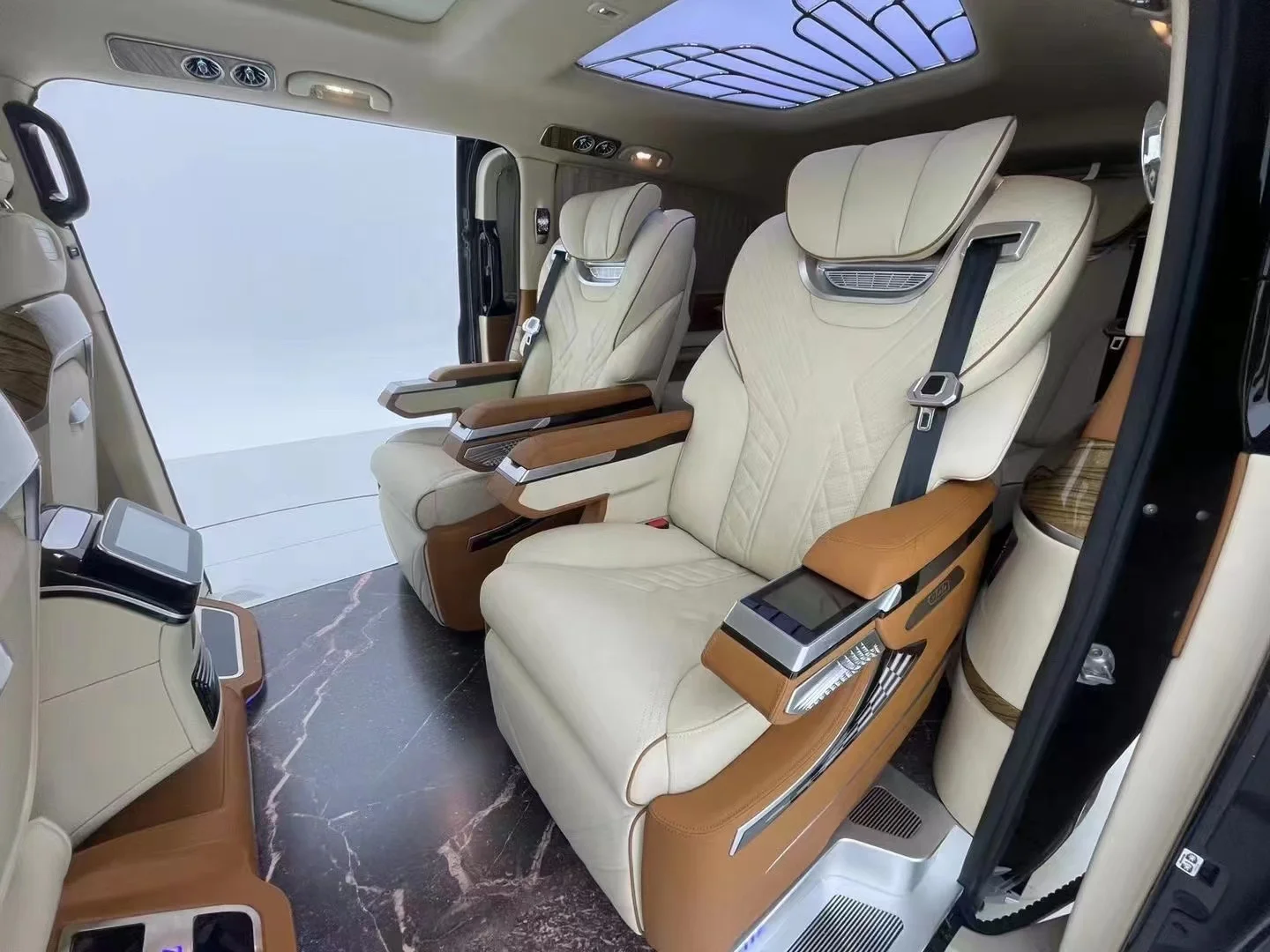 2023 New Arrival Luxury VIp Seat For MPV Interior Accessory Modify Auto Reclinable Pilot Seat For Mercedes Benz