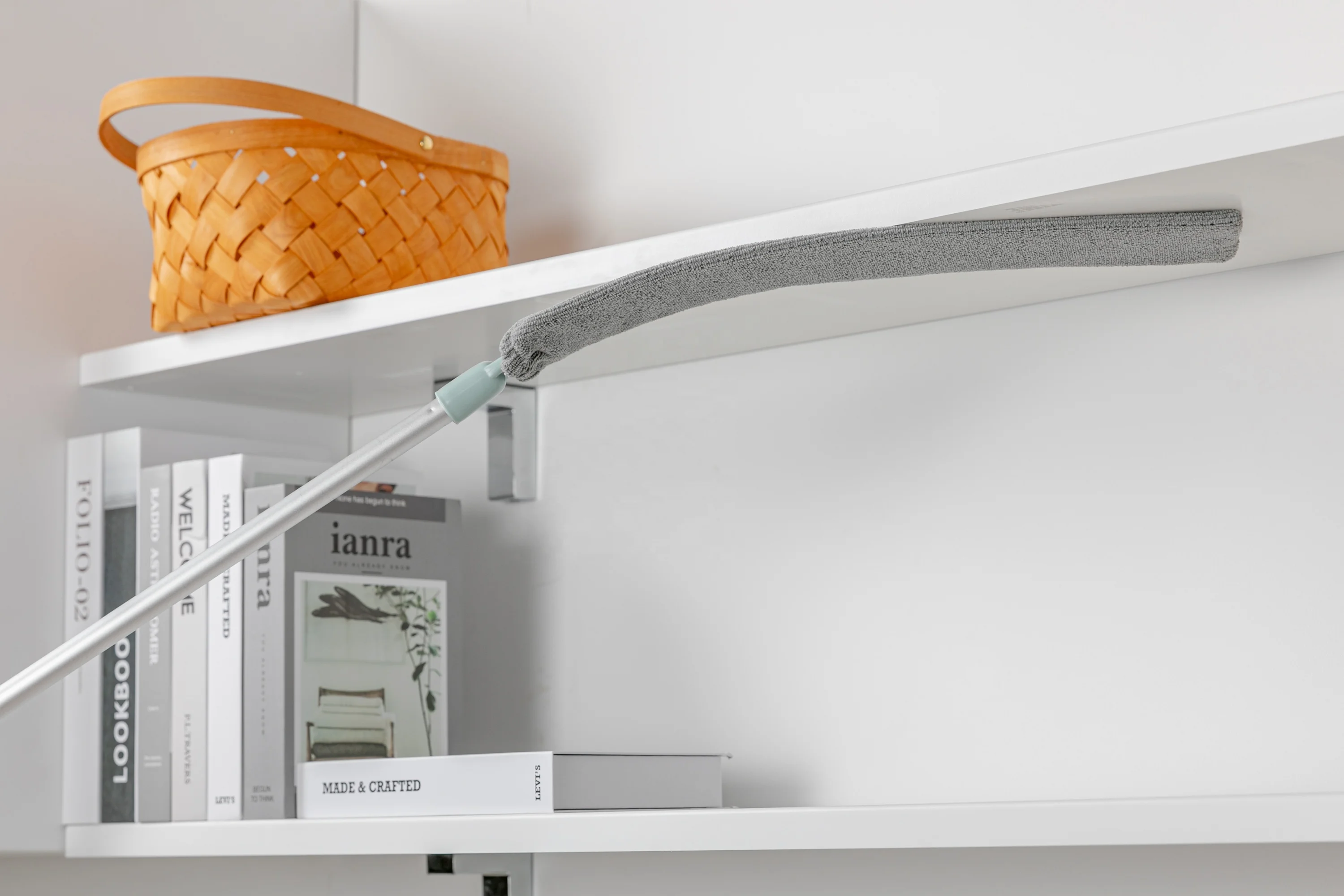 Wholesale High Quality House Long Handle Gap Microfiber Dust Cleaning Brush