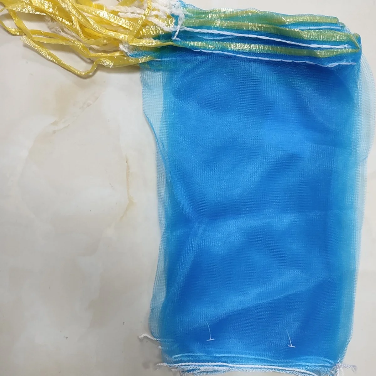China cheap price vegetable fruit packing usage 40cm x 70cm red color Leno mesh bag for onion potato orange