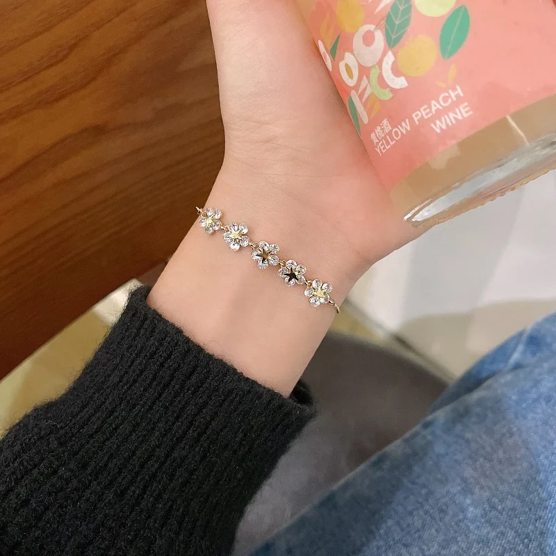 Fashion Gold Cherry Blossom Bracelet Colorful Diamond Pentagram Bracelet for Women Birthday Party Graduation Prom Jewelry Gift