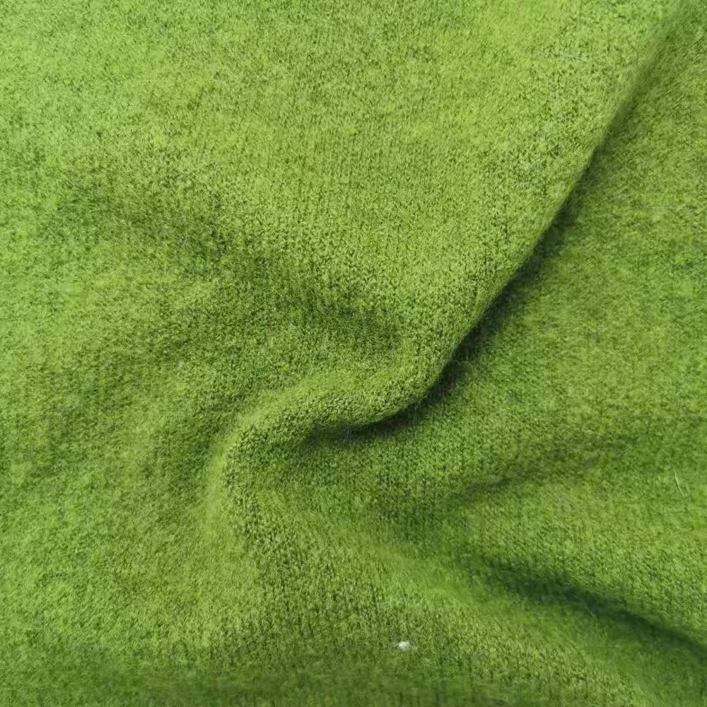 Щетка пряжа 1/18NM 64% ACRYLIC32 % NYLON4 % спандекс