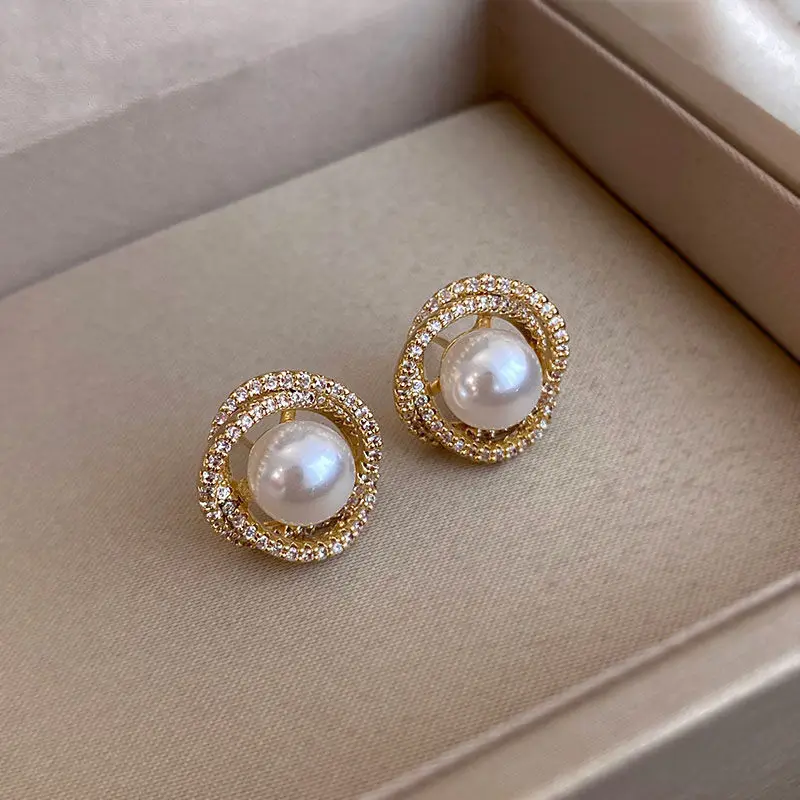 New Floral Pearl Zircon Gold Color Earrings For Women Personality Fashion Simple Retro Stud Earrings Wedding Jewelry