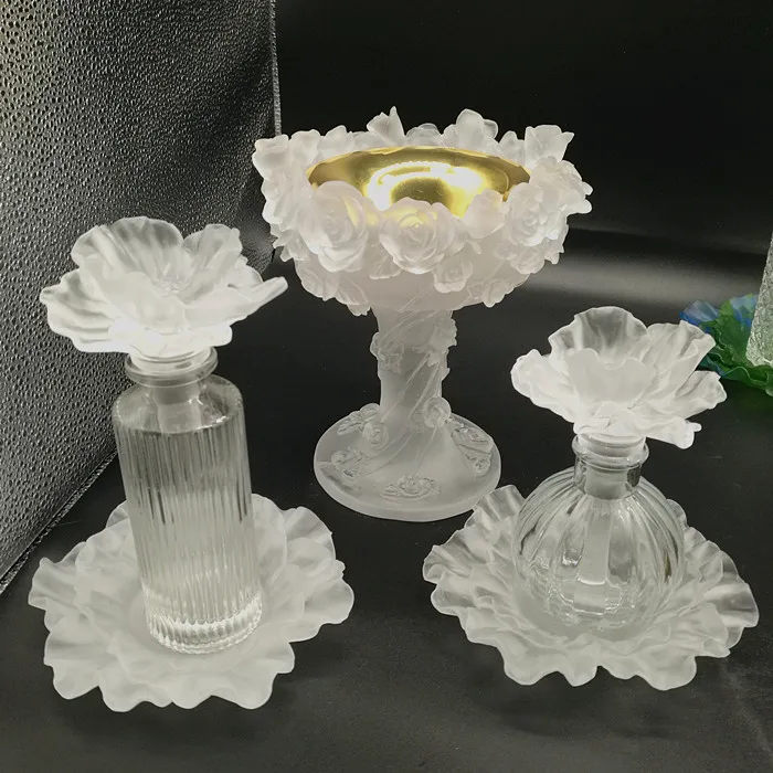 
latest Middle East style crystal perfume bottle and medkhan burner crystal perfume bottle 