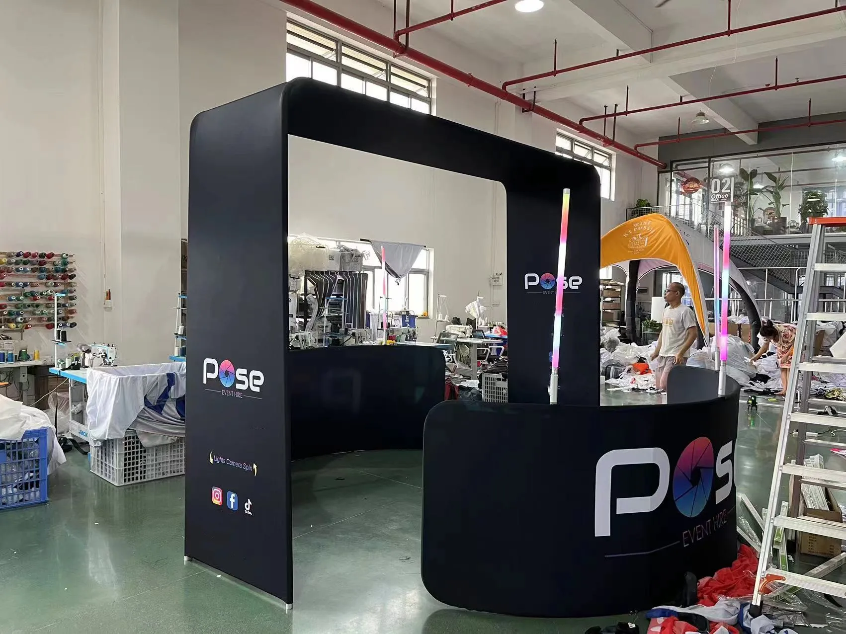 Jeetop 360 Overhead Photobooth MachinSelfie Photo Booth Kiosk 360 Top Spinner,Wedding Party 360 Degree Video Booth