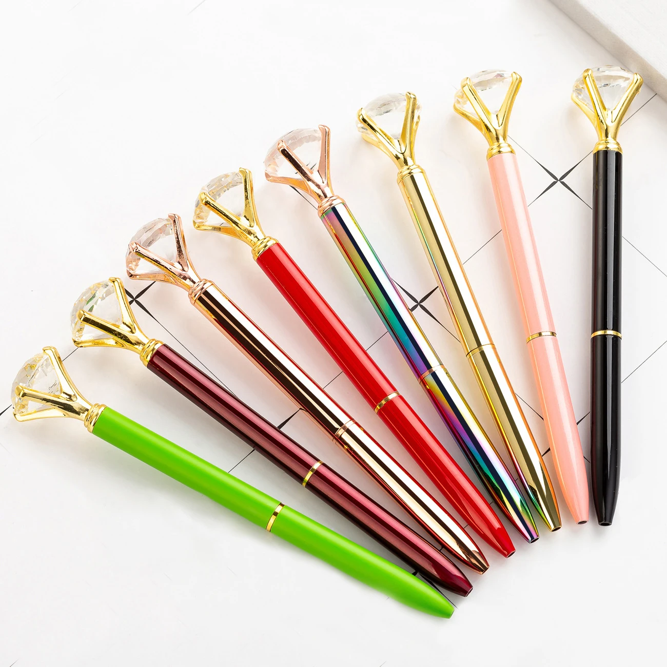 Bling Big Crystal Diamond Ballpoint Pen Custom Logo Words Novelty Metal Pen for Office Supplies Students Promotional Gift