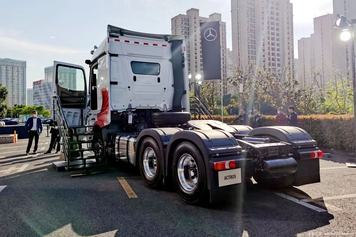 Тягач с головкой трактора Benz Actros C двигателем мощностью 520 л.с. для стандарта евро 6