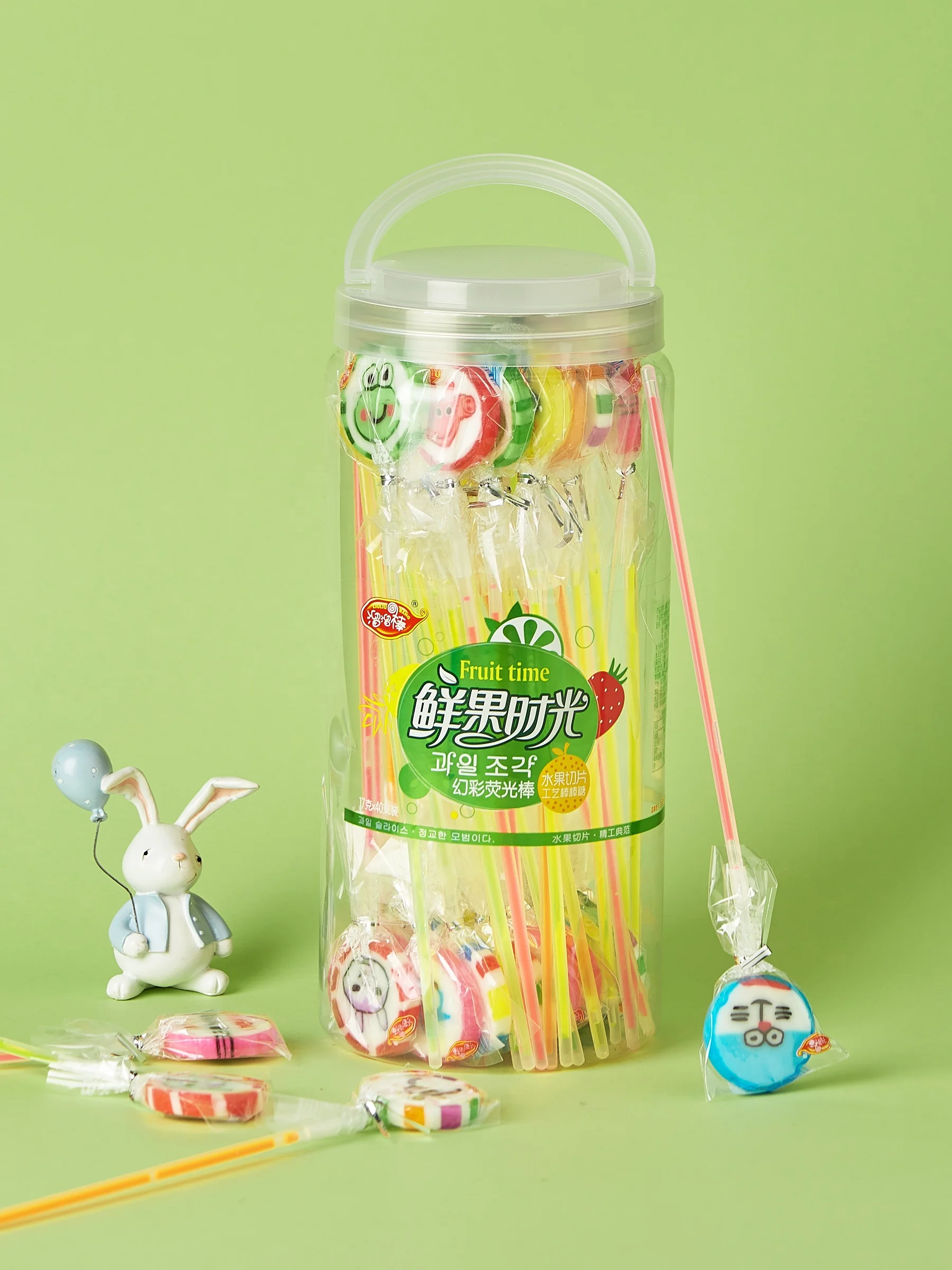 Cheap price Promotion Bulk candy fruits lollipop glow stick candy tin