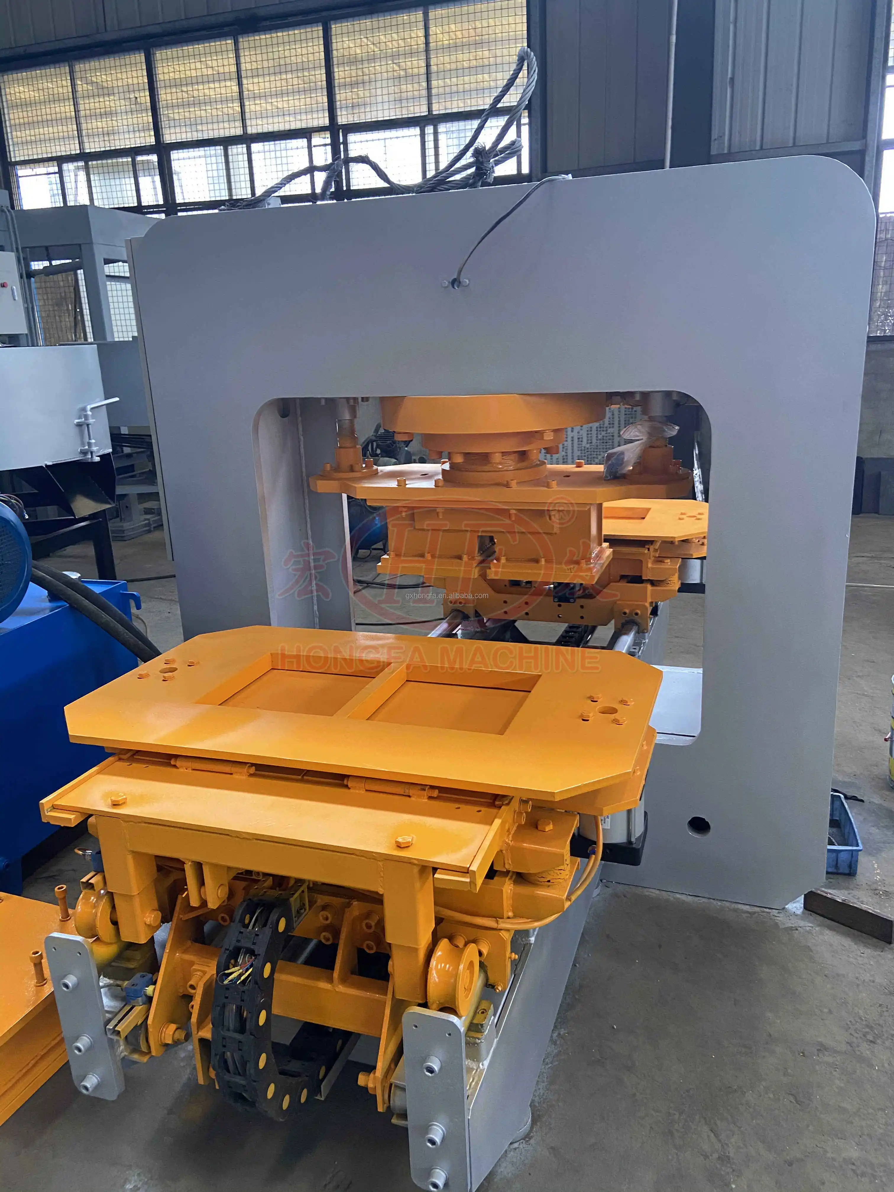 New Design Stone Porcelain Ceramic Tile Cutting Making Machine Terrazzo floor tile press machine porcelain tile making machine