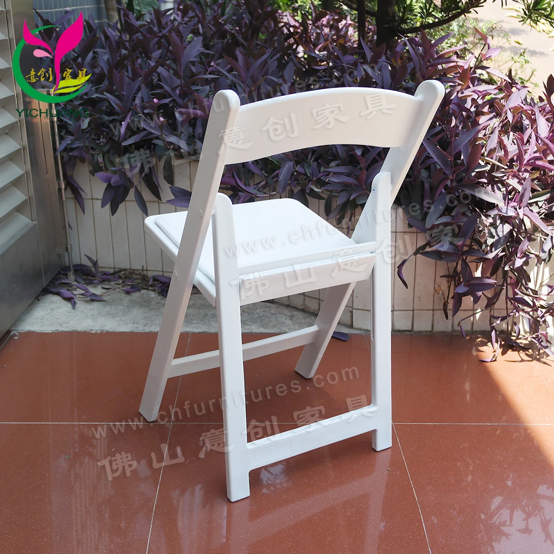 Factory Wholesale Resin White Foldable Design Plastic Wedding Outdoor Folding Chair for Bride Events