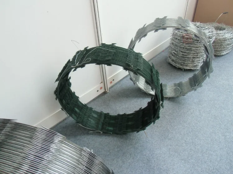 Anti Intrusion Concertina Razor Barbed Wire For Fence Waterproof