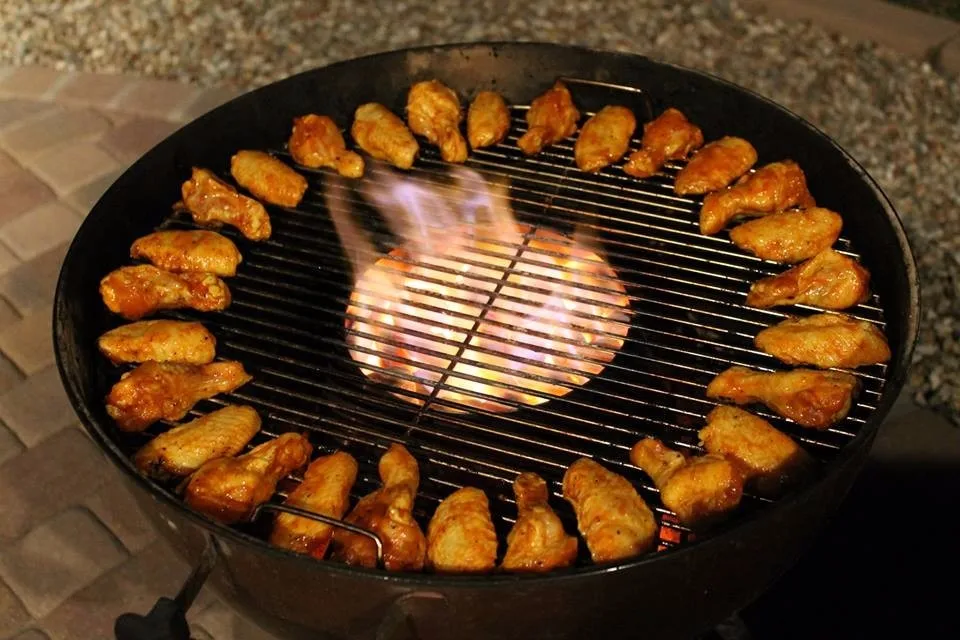 MCD 13Inch Smokeless BBQ Grill Table Kamado Ceramic 3Leg Standing Barbecue Grill For Smokers Grills Pizza Oren  wh