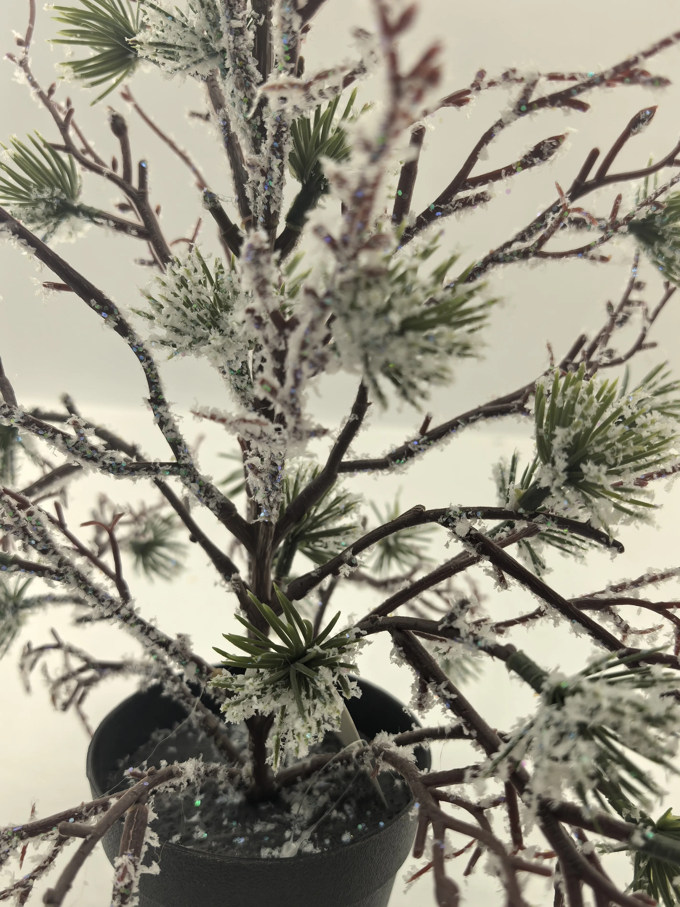 Beautiful Snowflake Artificial Plant 43cm Tall for Elegant Home Interior Decor Charming Snowflake Plant