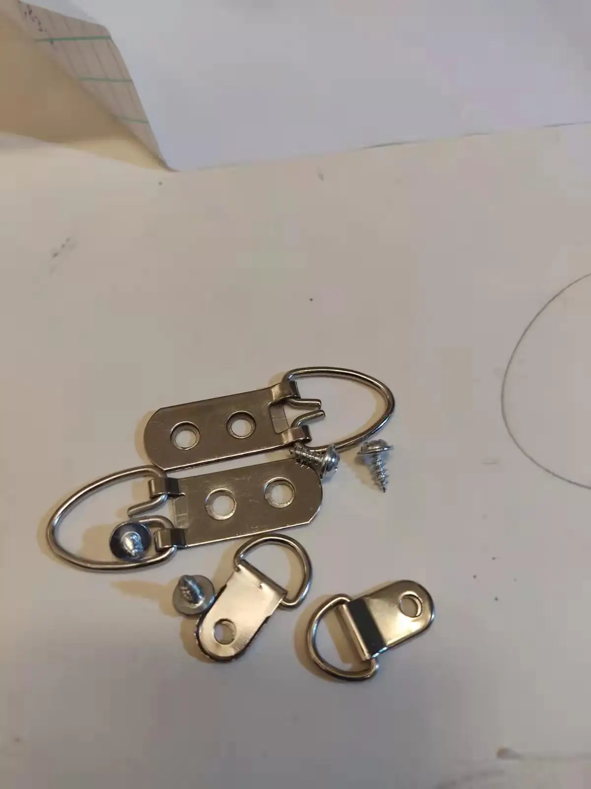 any size customised wholesale photo frame accessories triangle photo frame hook for hanging with screw