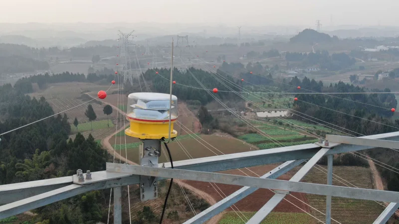 LED Obstruction Light Flash White Day/Night Medium Intensity 20.000 cd L-865 Aircraft Warning Light Systems for Lattice Towers