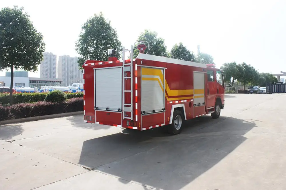 Japan brand new 4x2 water and foam pump truck fire fighting truck and equipment