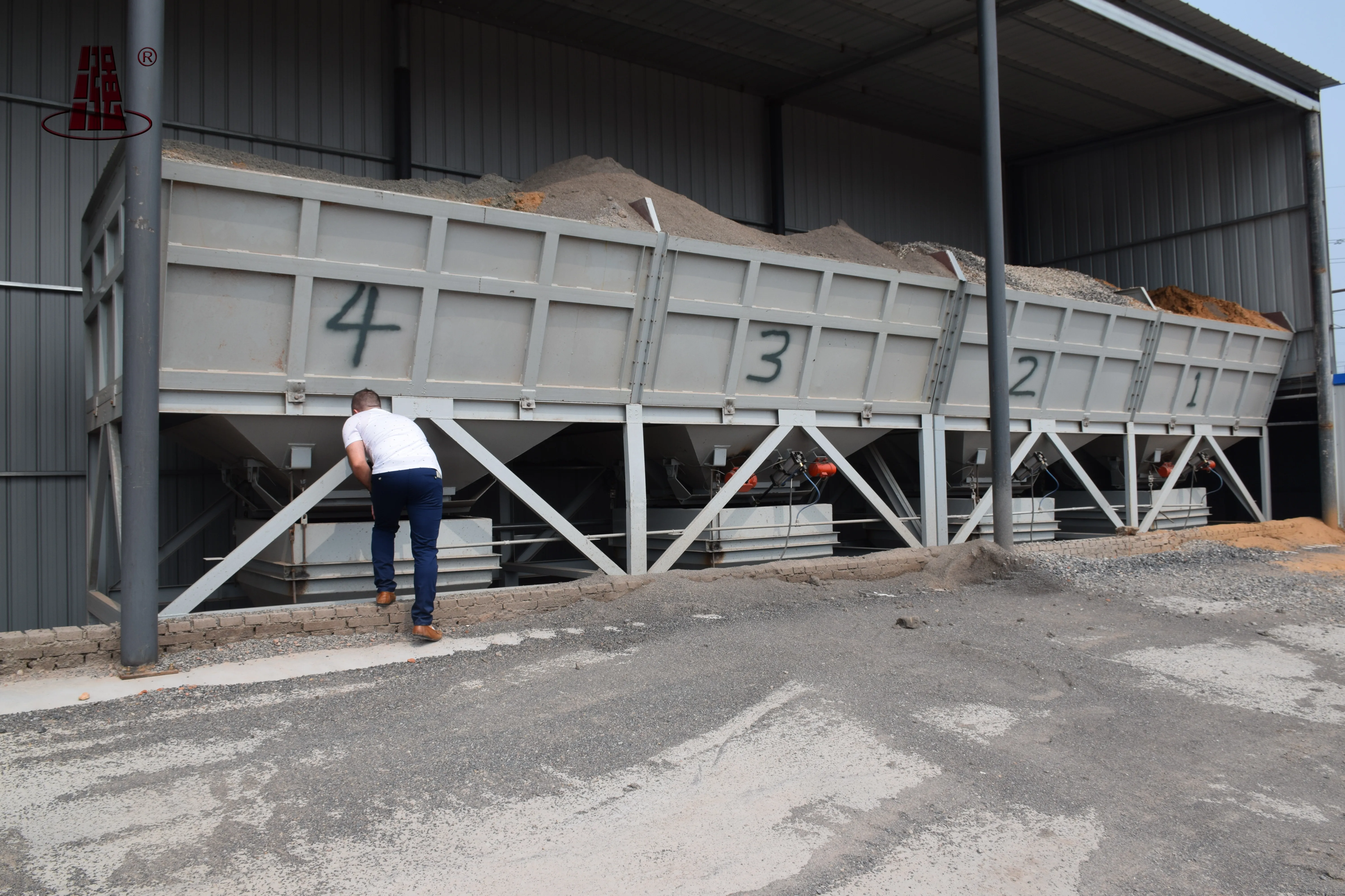 PLD Control large Production Low Cost HZS120 Bolted Cement Silo Belt Conveyor Concrete Batching plant paving construction work