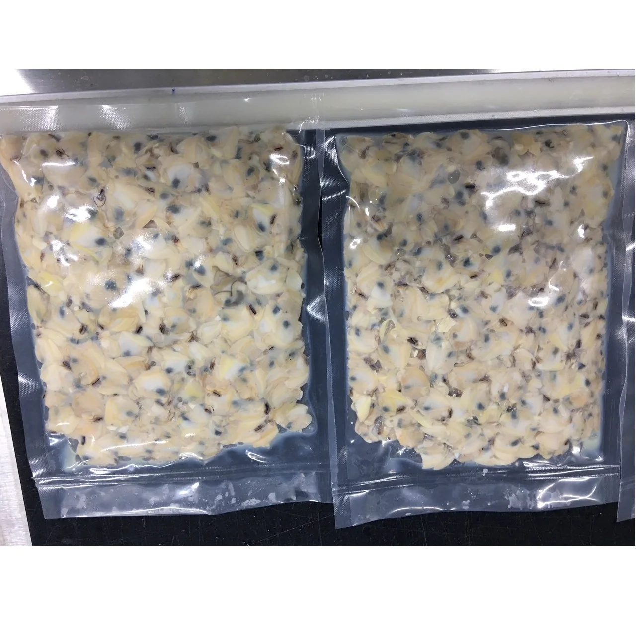 
24 Months Shell Life Vietnam Catch Area Bulk / Vacuum Pack Frozen Style Bivalves (clams) origin from Vietnam 