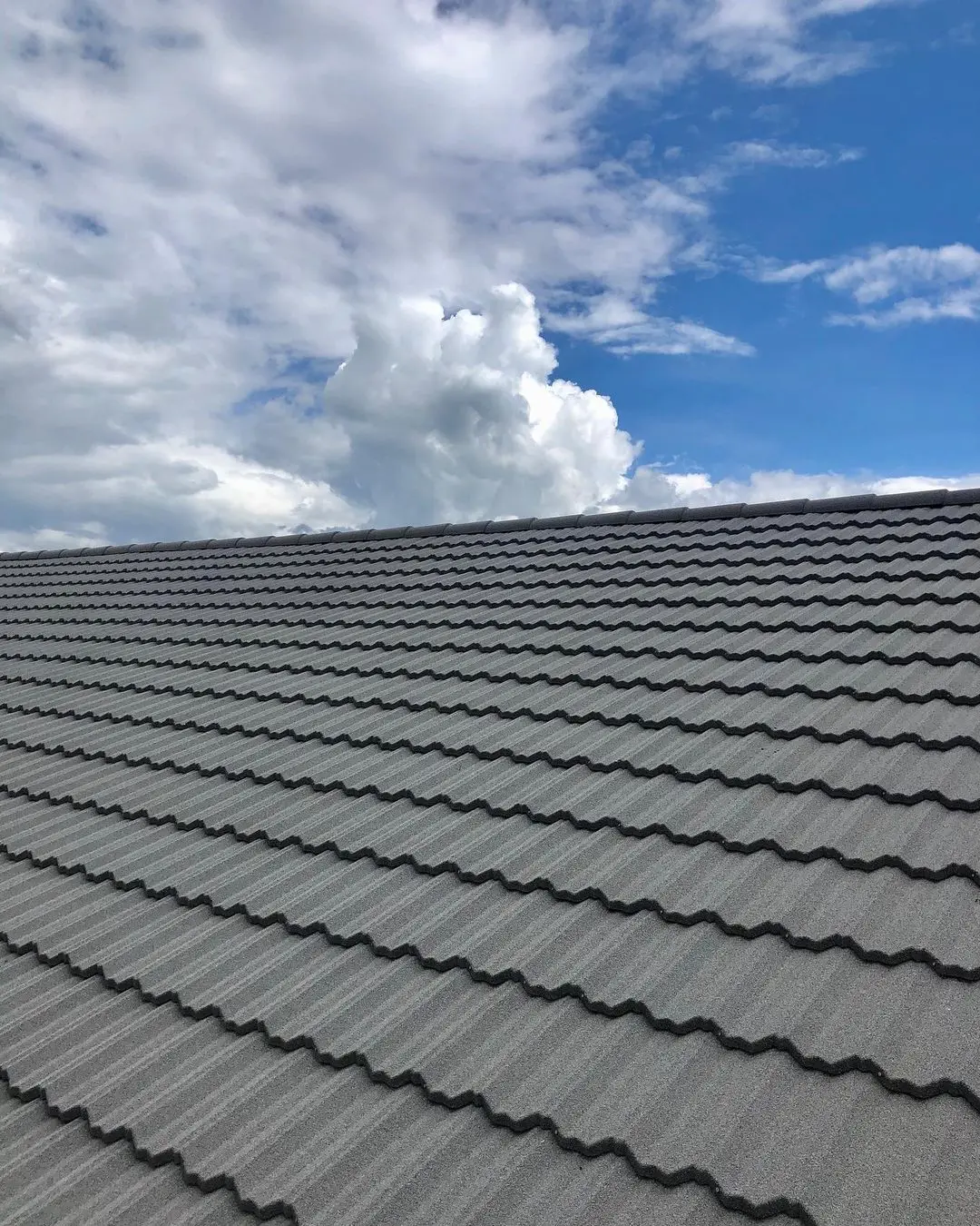 Lightweight insulated Traditional Style Building Material Stone Coated Metal Roof Tile Shingle Outdoor Application