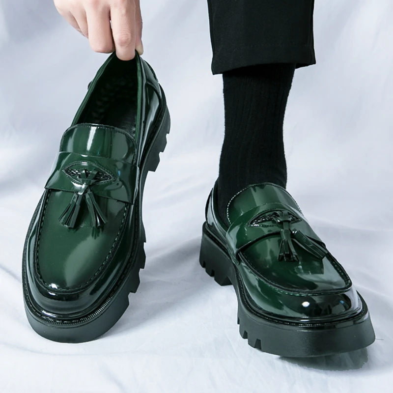 Latest Design Thick Sole Green Tassel Loafers Comfortable Handsome Handmade Leather Dress Shoes for Men