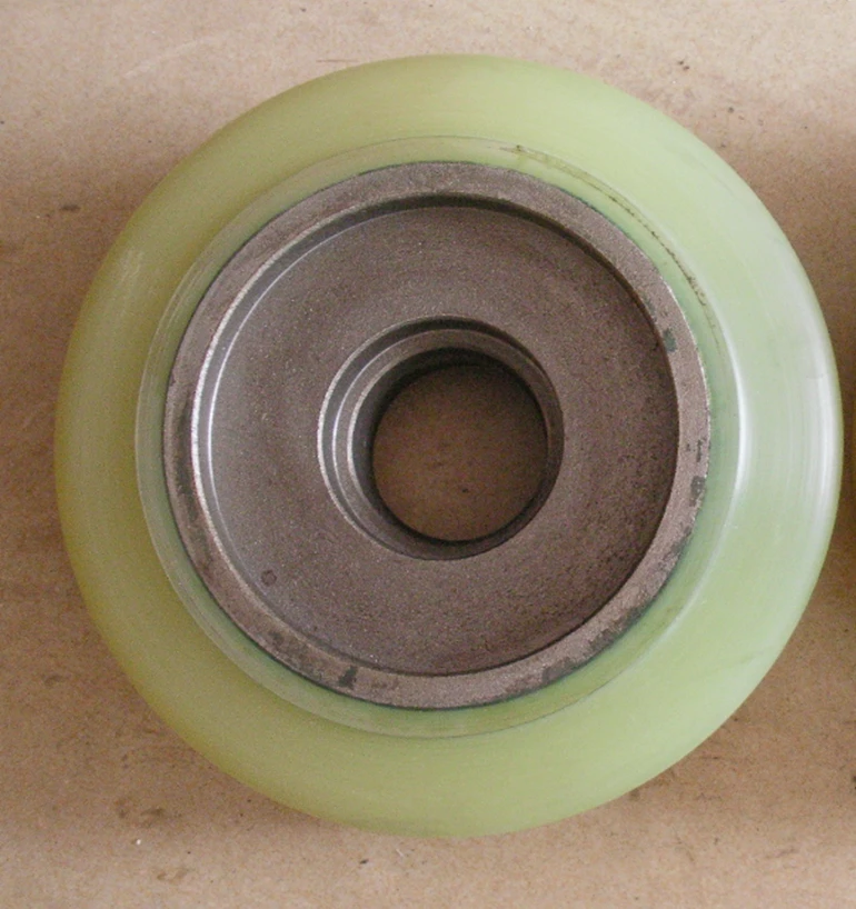 High Performance 204x76 mm CLARK 2.0-2.5 Ton Electric Forklift /Truck Durable Poly urethane  Support Castor Wheel