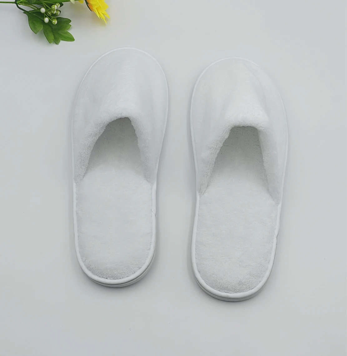 Hot Sale Cheap Hotel Slippers Coral Fleece Washable Reusable House Slippers Unisex for Hotel Bedroom