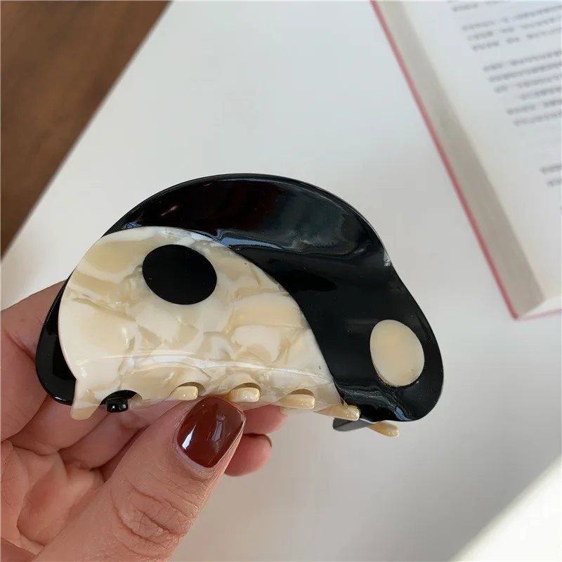 New Fancy Yin And Yang Chinese Style Claw Clip Tai Chi Semicircle White Black Acetate Hair Clips Simple Acetic Acid Haarklammer