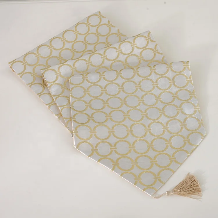 Wholesale modern concise style jacquard Christmas decorative table runnerfor home  hotel banquet decor