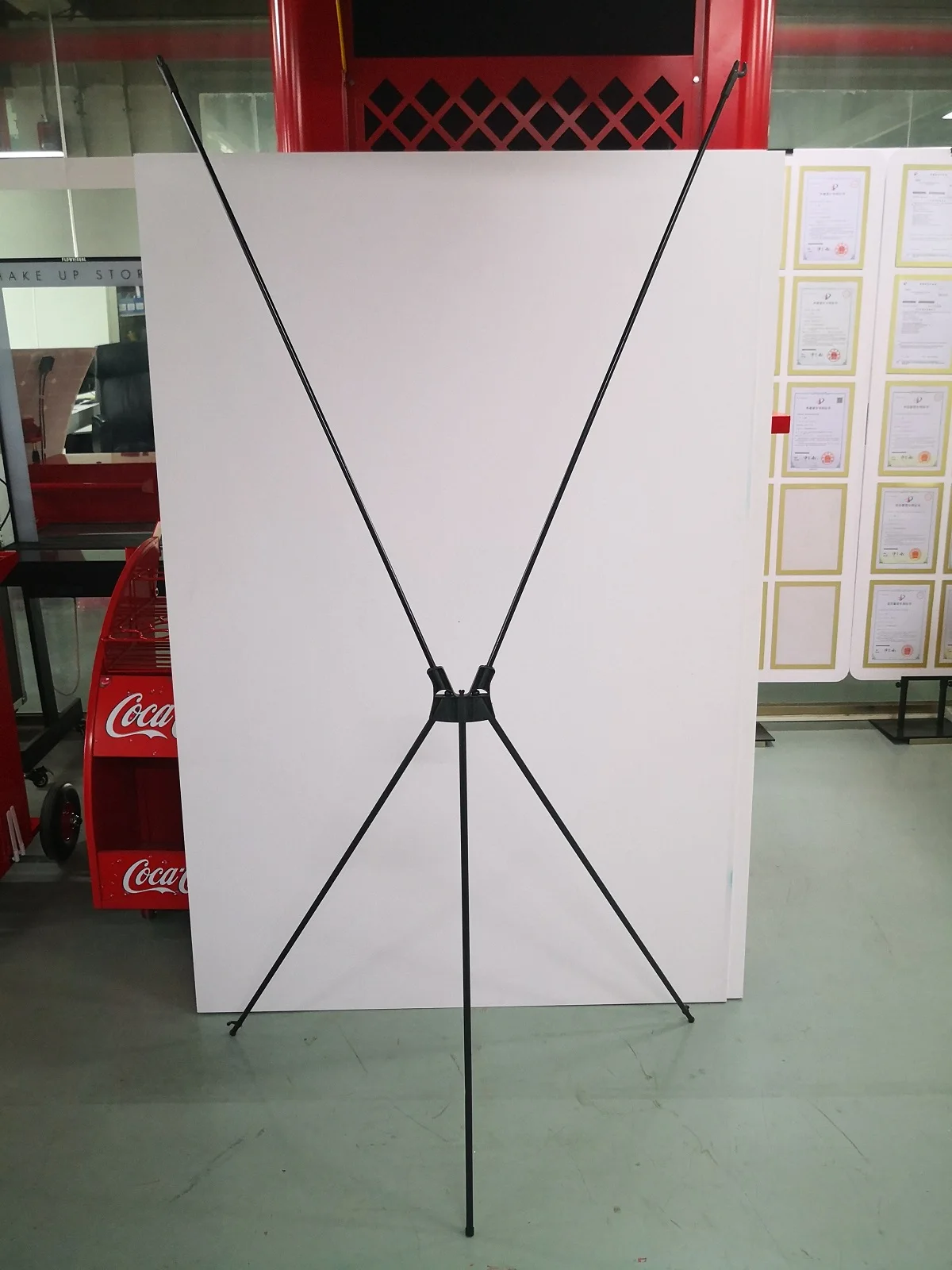 
Low cost carbon fiber X banner stand 