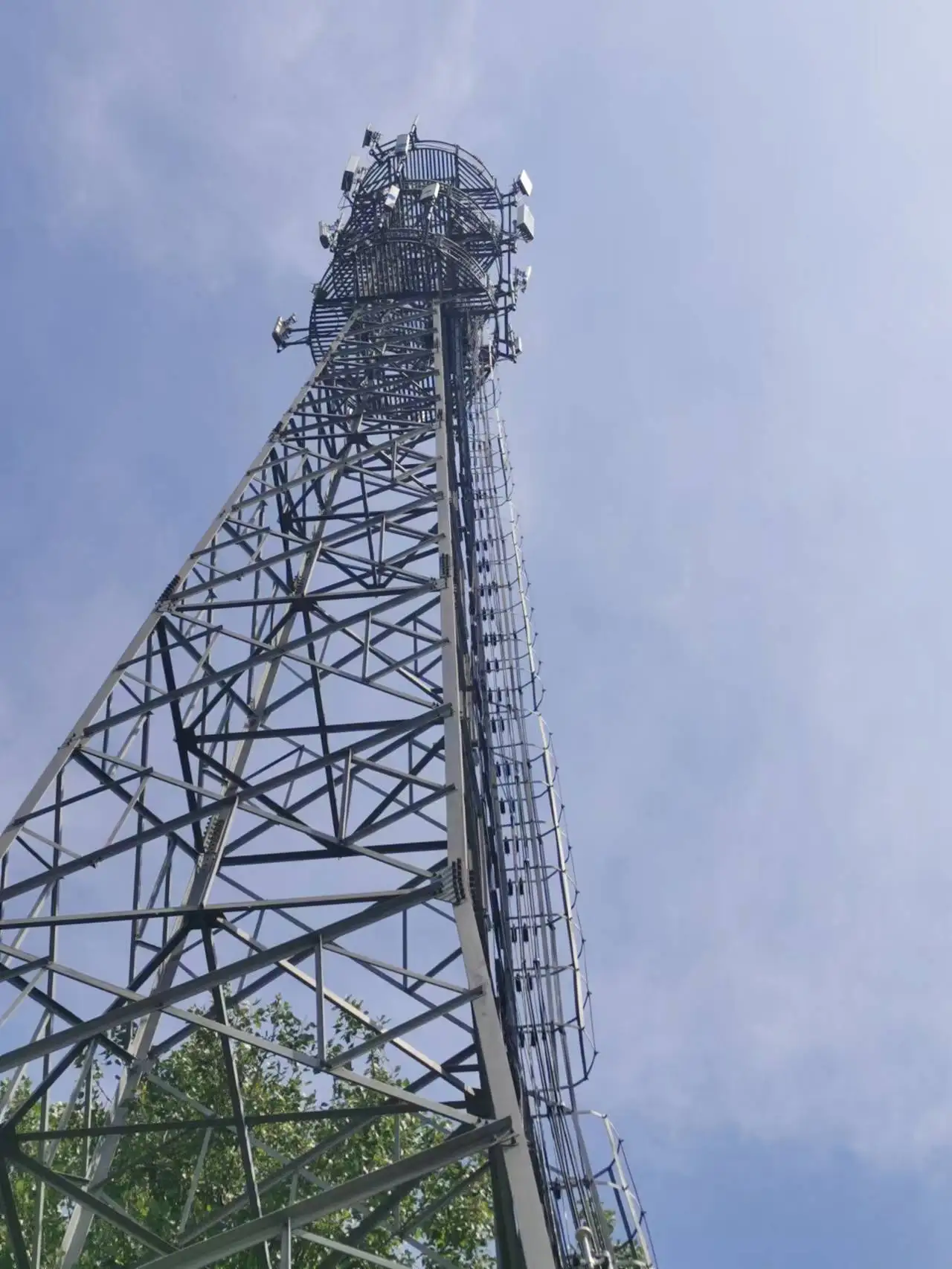 BS code designed 4 legs angle steel 30/40m 5G telecom tower, telecommunication tower on island, mountain