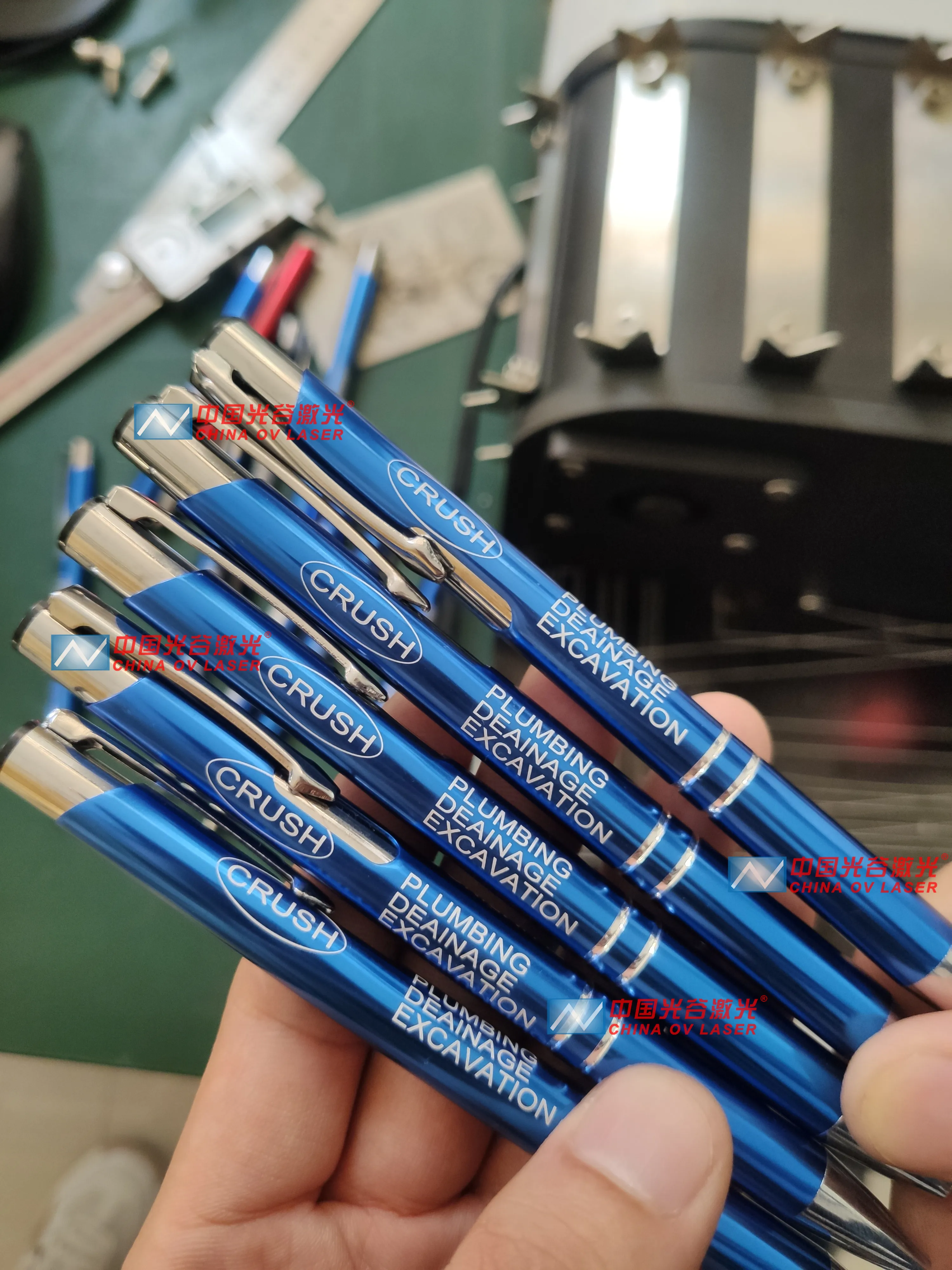 Metal Plastic Pen engraving laser with rotary table Fiber laser pen conveyor feeder Laser engraver for pen