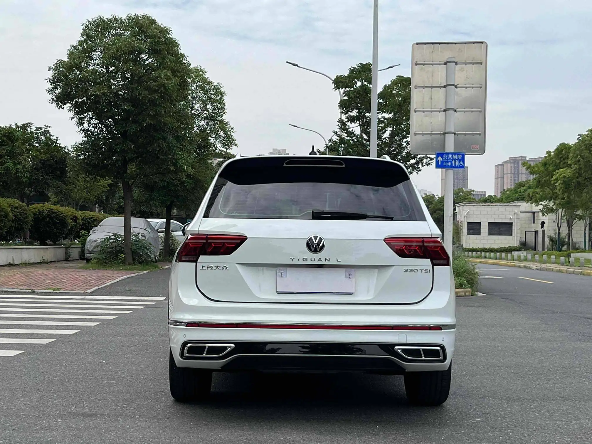 2022 Volkswagen Tiguan L Comfort Edition 330TSI Turbo 8L бензин/газ 2WD автоматический 17 металлический багажник на крышу кожаный свет FWD левый