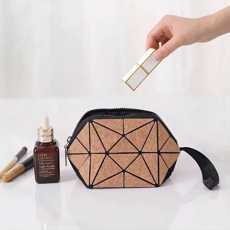 2024 Europe Hot Selling Latest High Quality Cork Cosmetic Makeup Bag and Fashion  Coin Wallet Geometric Pouch Makeup for Women