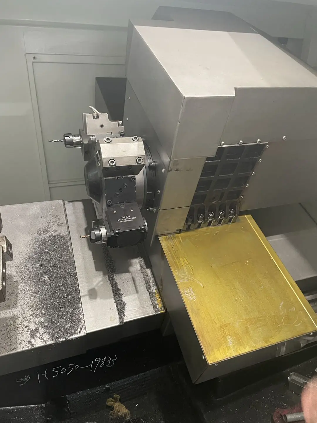 CL15 CNC Slant Bed Lathe Fanuc Turret Lathe Hydraulic Chuck Table Tailstock High Class