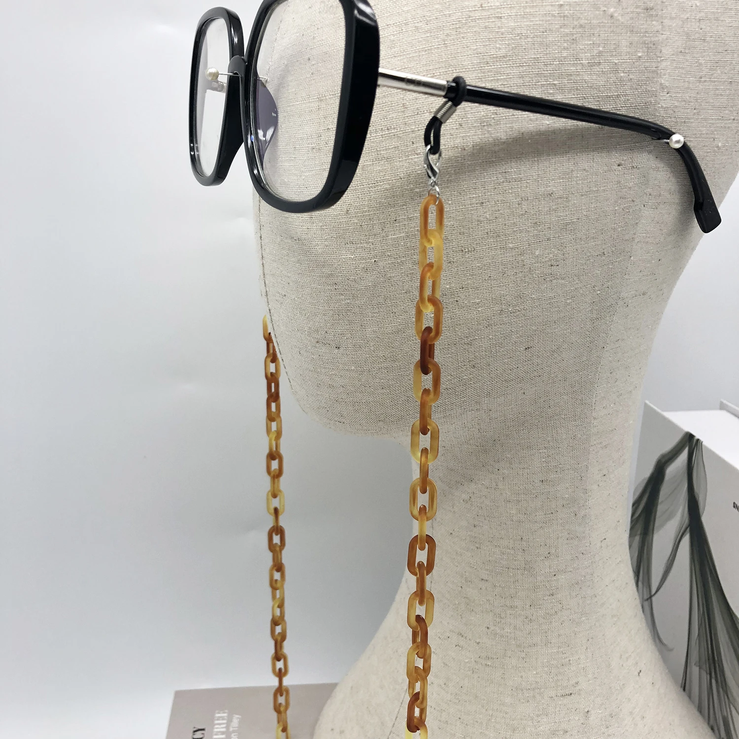 Wholesale Retro Acrylic Glasses Retainer Fit Sunglasses Eyewear Sunglasses Chain for Women High Quality Soft Surface Material