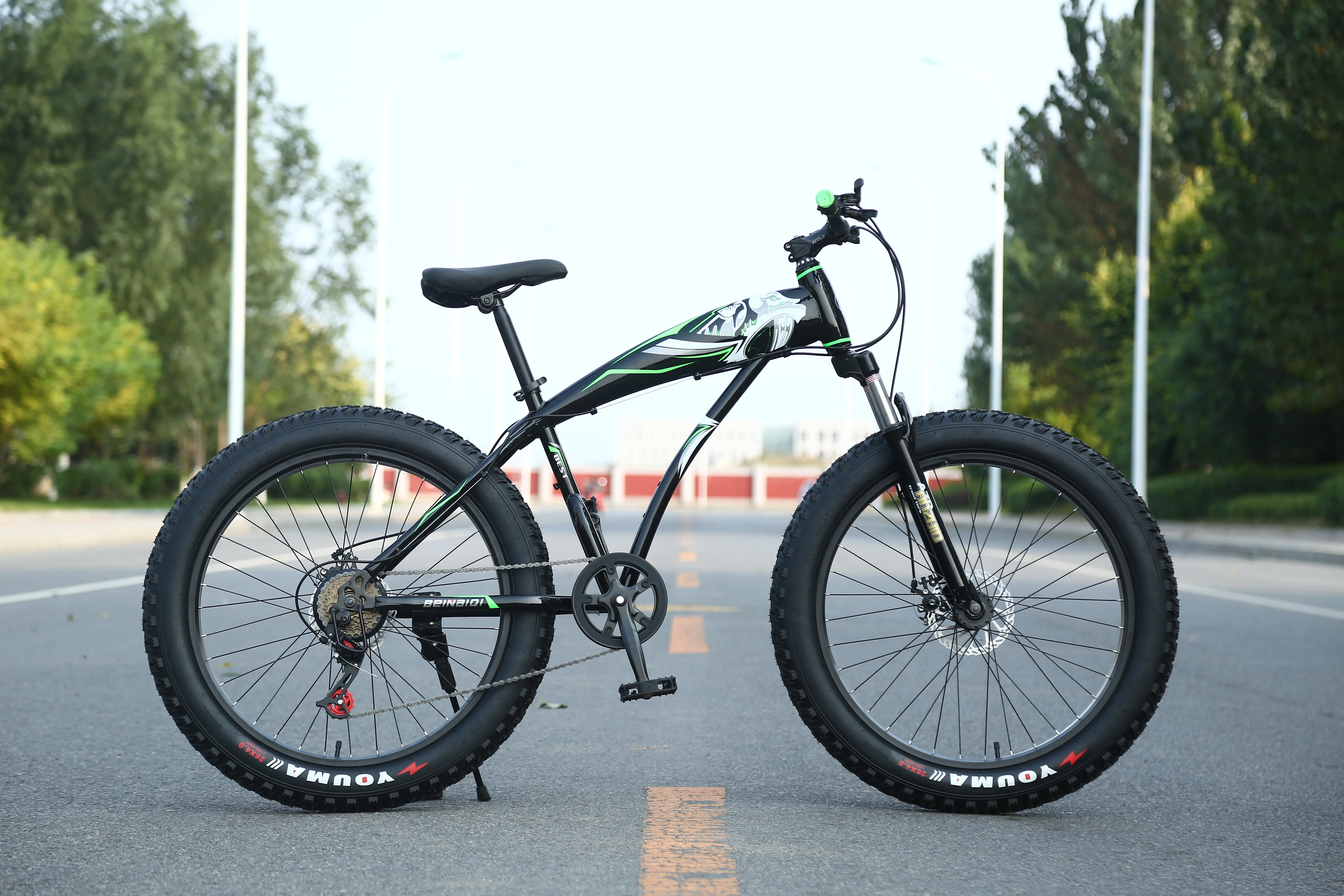 good selling snow mountain bicycle suitable for rough road riding weld firmly easy to control and easy braking