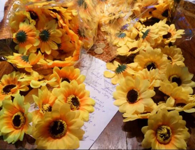 Artificial Silk Yellow Sunflower Heads Fabric Floral for Home Decor Wedding Decor Bride Holding Flowers Garden Craft Art Decor