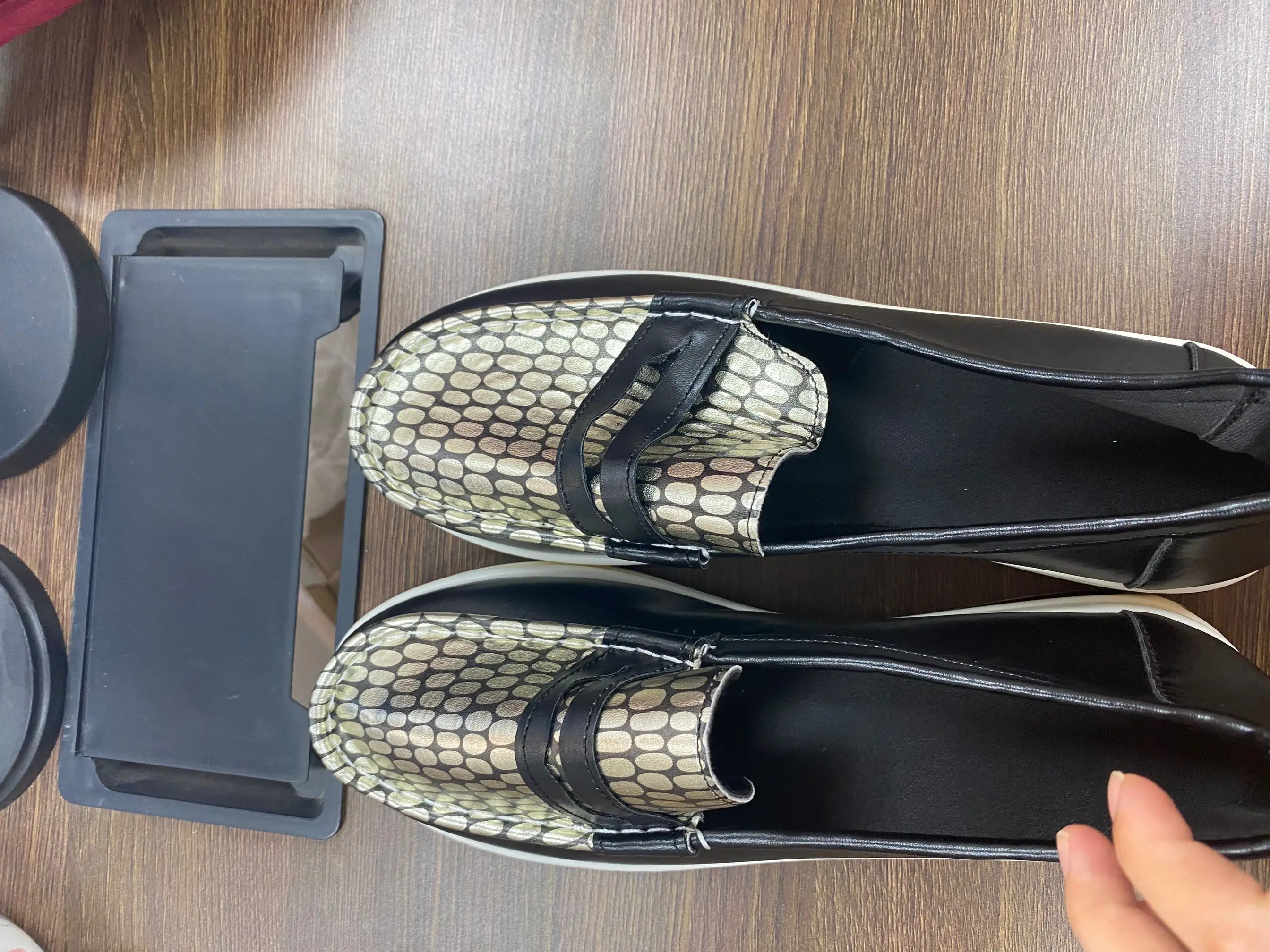 women platform shoes sneakers pu leather thick soled slip-on women flats shoes for women new styles