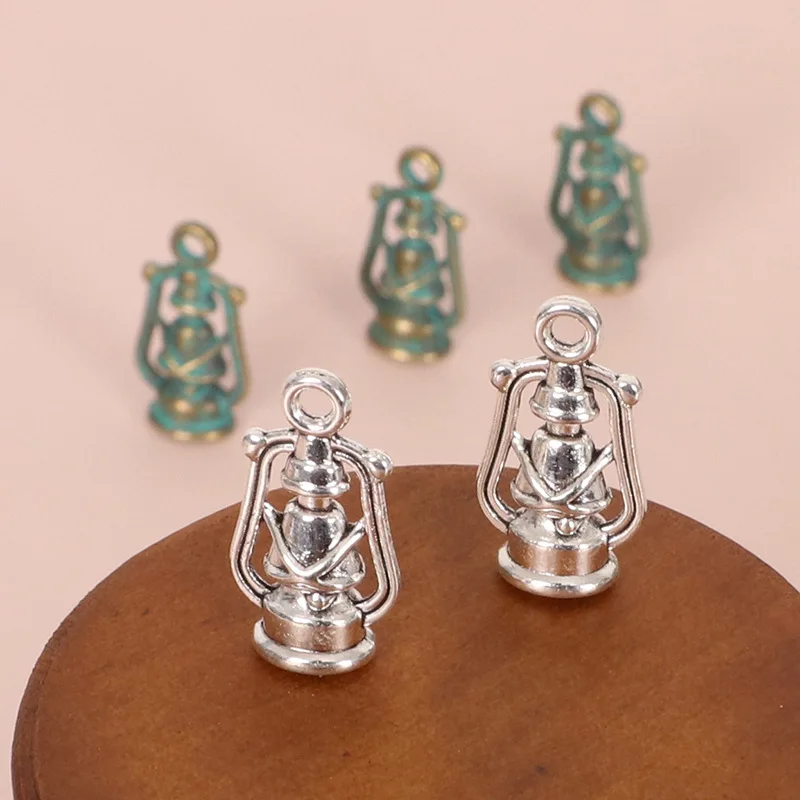 Dollhouse simulation miniature alloy old-fashioned kerosene lamp home scene mini decoration DIY accessories