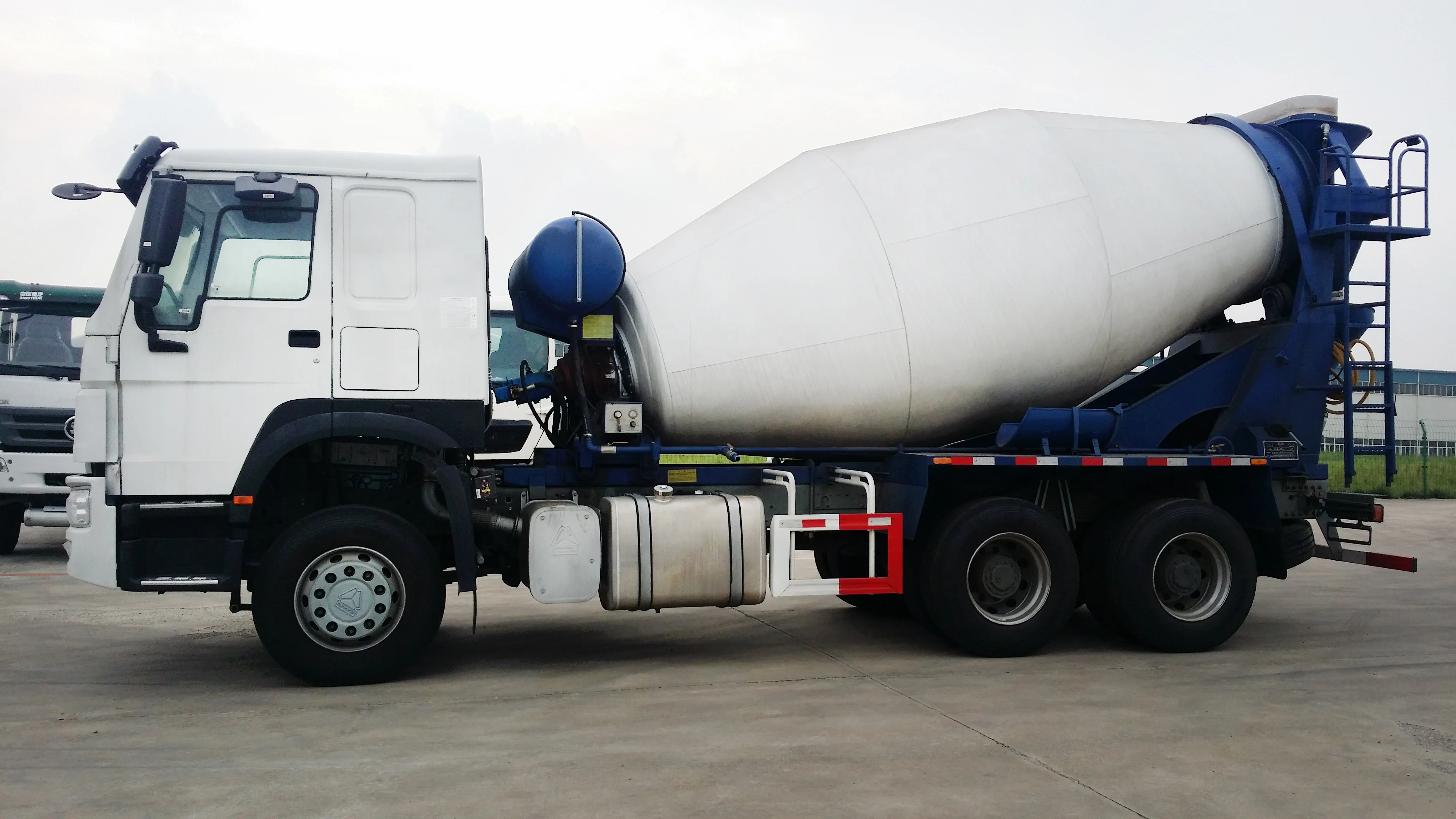 Лидер продаж, бетономешалка HOWO 10 м3 из Китая