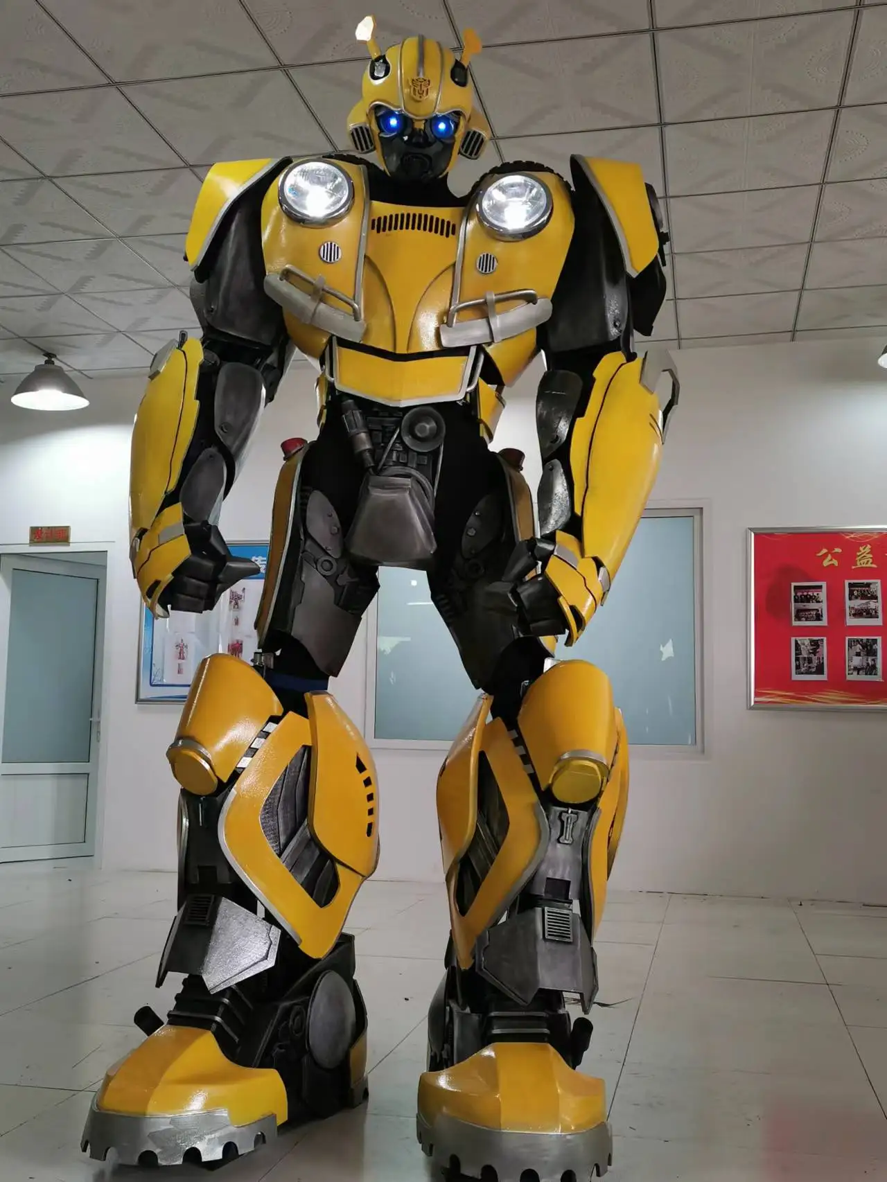Hot Selling Large Transformers Sculpture Model Price Cheap Autobot Mascot Costume 2.7M High Quality Film and TV Costume