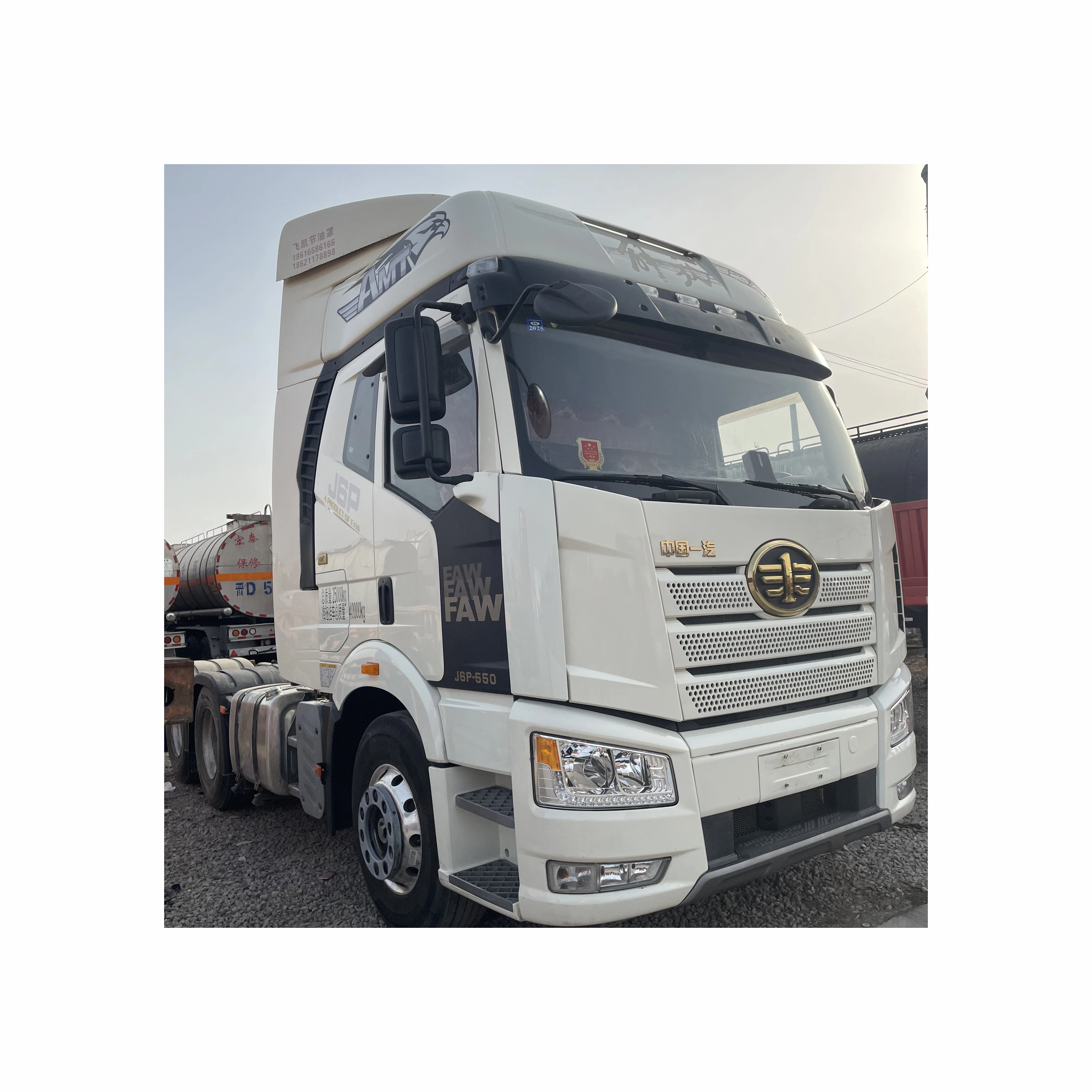 Подержанный дизельный трактор FAW Jiefang J6P 550 лошадиных сил 6x4 в хорошем состоянии