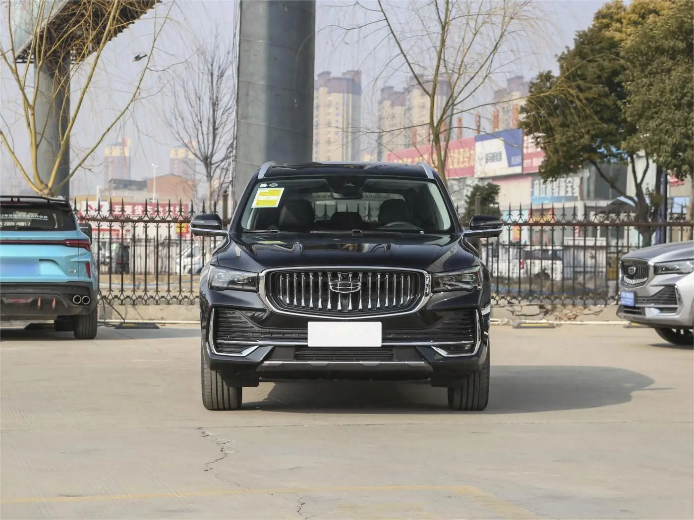 2024 China Factory Wholesale Brilliant Blue Geely Monjaro L SUV and Geely Xingyue L Car Famous New Cars for Sale