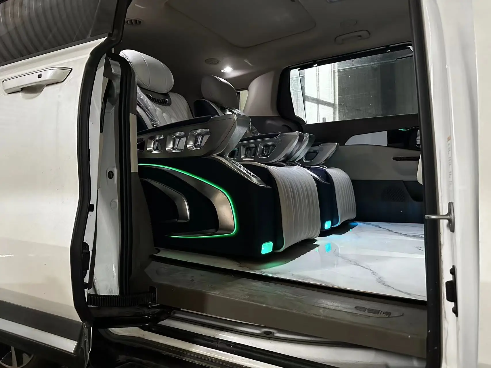CARNIVAL Luxury Microfiber Leather VIP Van Seats Universal Comfortable Style Toyota Vito Alphard Sprinter Sprinter Van
