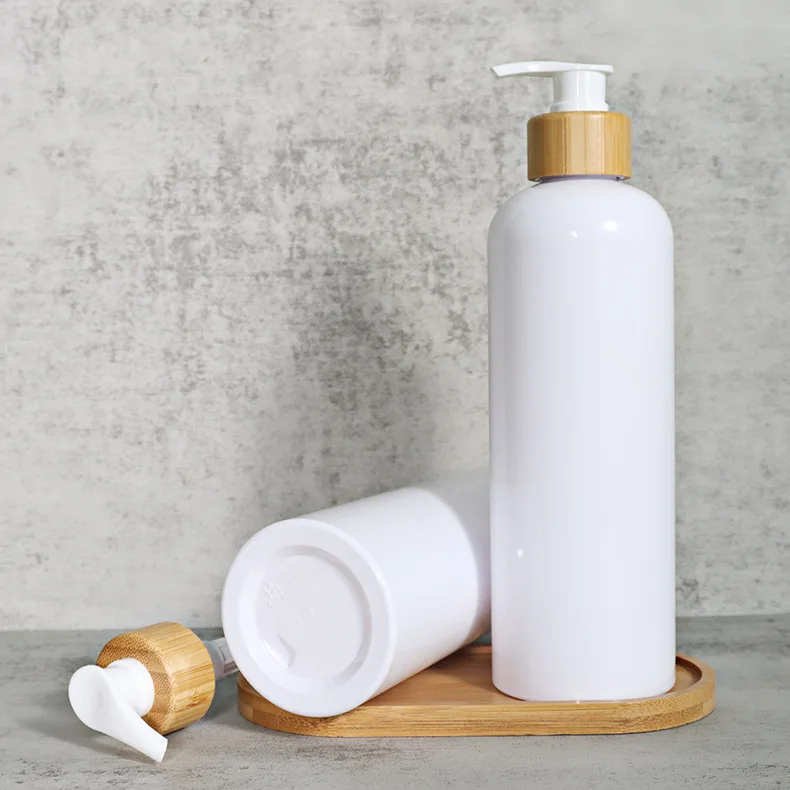 wholesale 500ml 1000ml pet white plastic spray pump bottle with nozzle Bamboo wooden lid