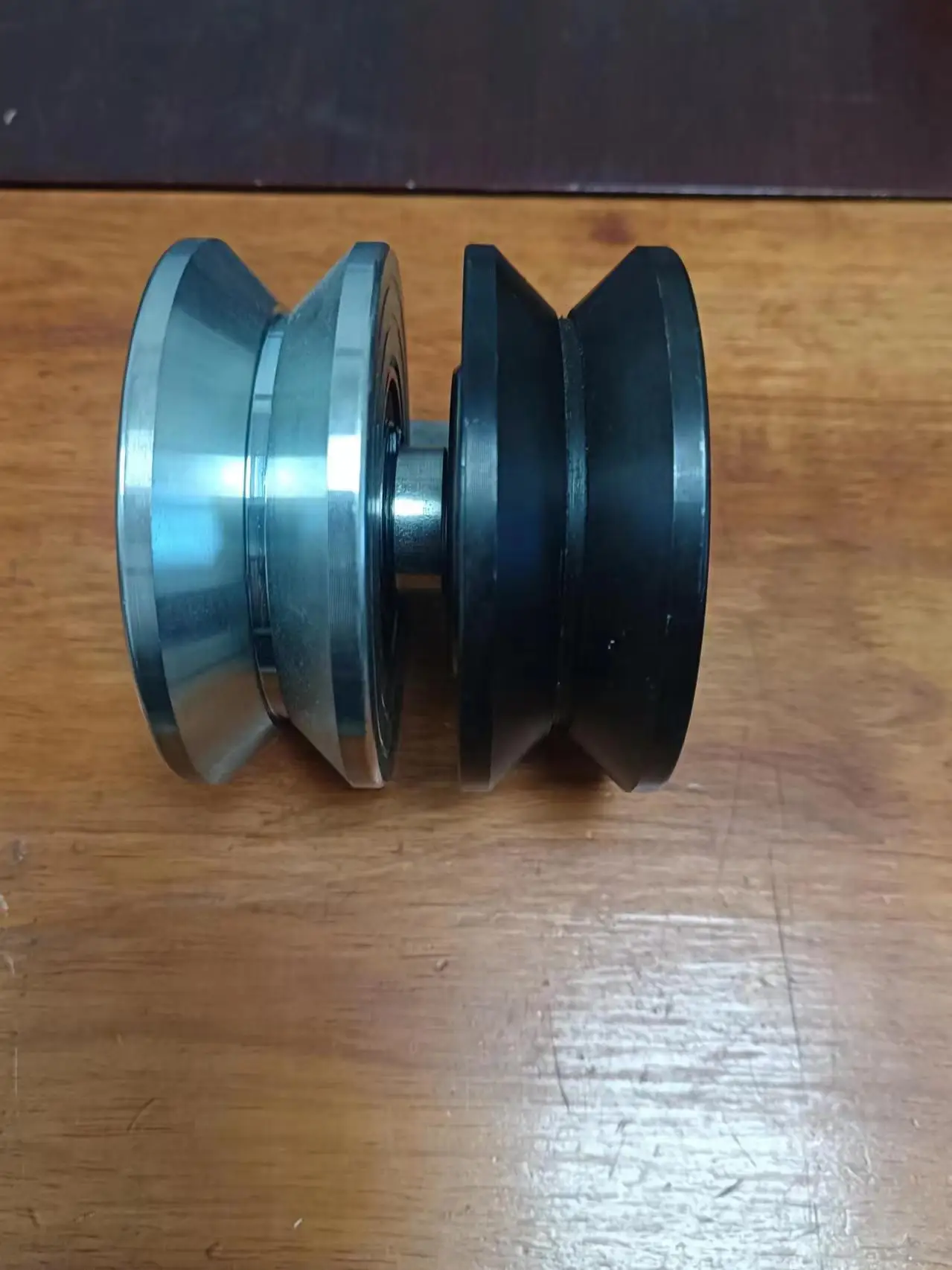 Premium galvanized Solid Steel Y-Groove Wheel Hardware components 6' American style Sliding Gate Roller