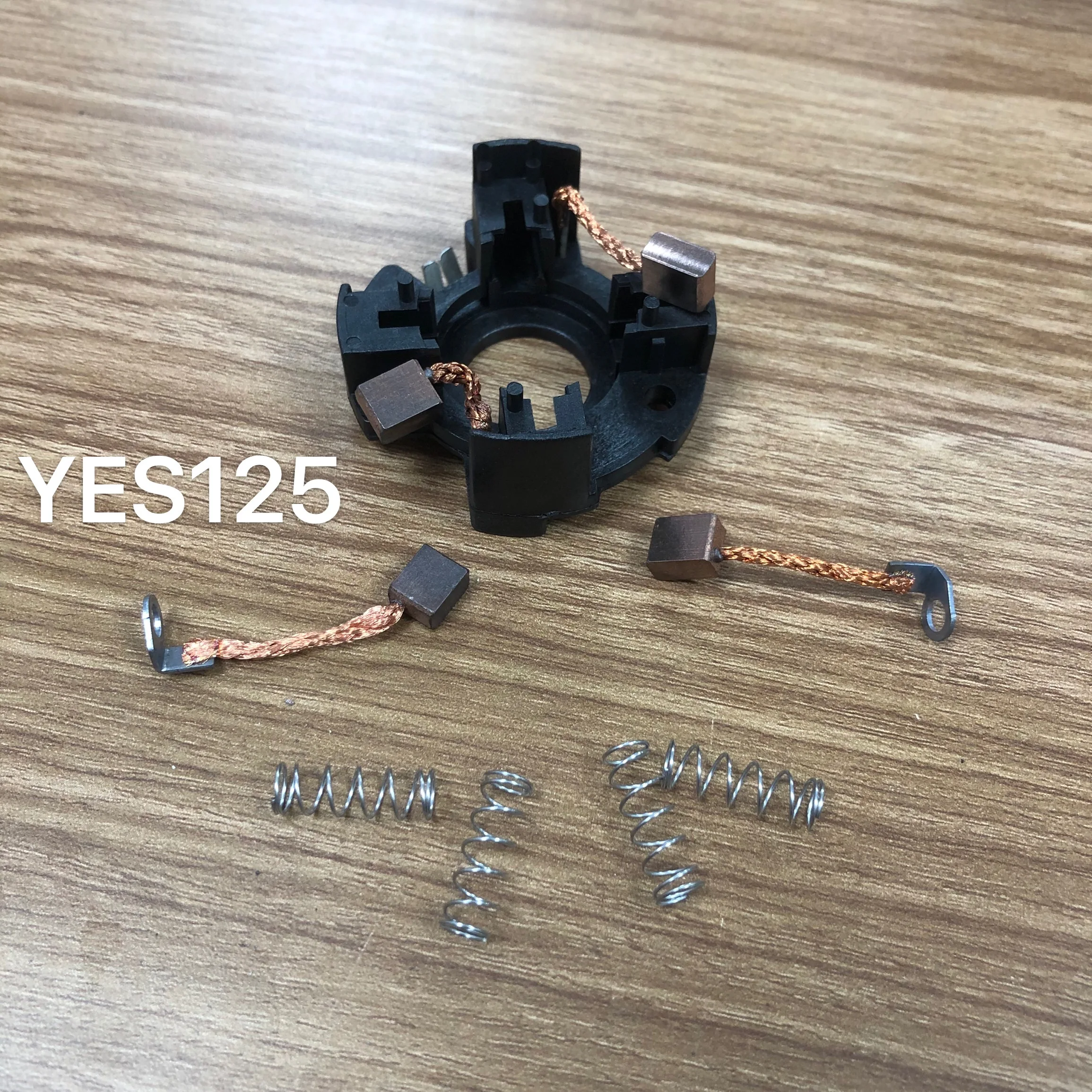 High Quality Good Price BIZ110 High Copper Content Motor Carbon Brush in Motorcycle