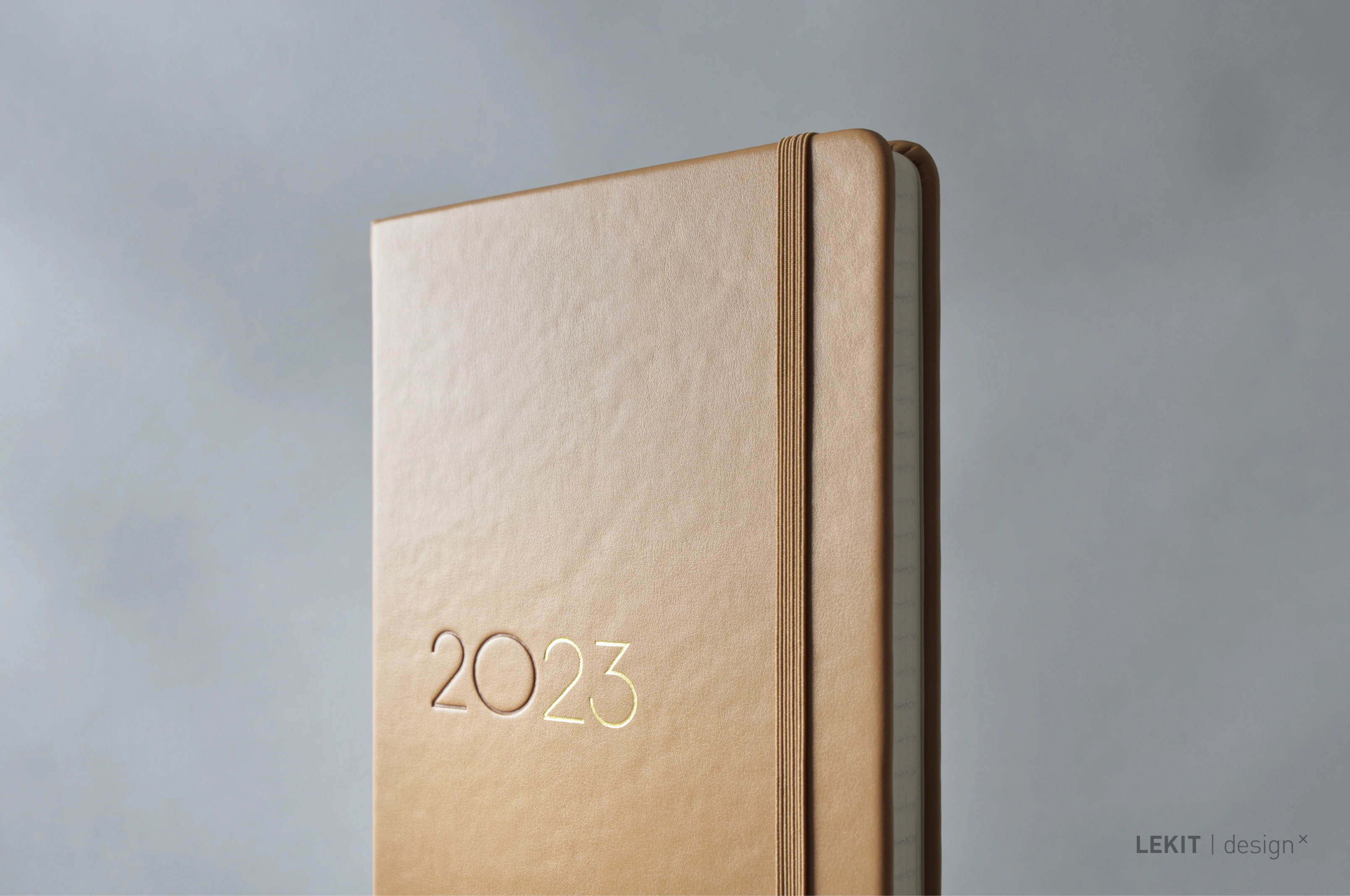 Manufacture Customizable FSC-Certified Paper Notebook PU Leather Deboss Golden Logo Diaries Journals Notebooks 2023 Planners