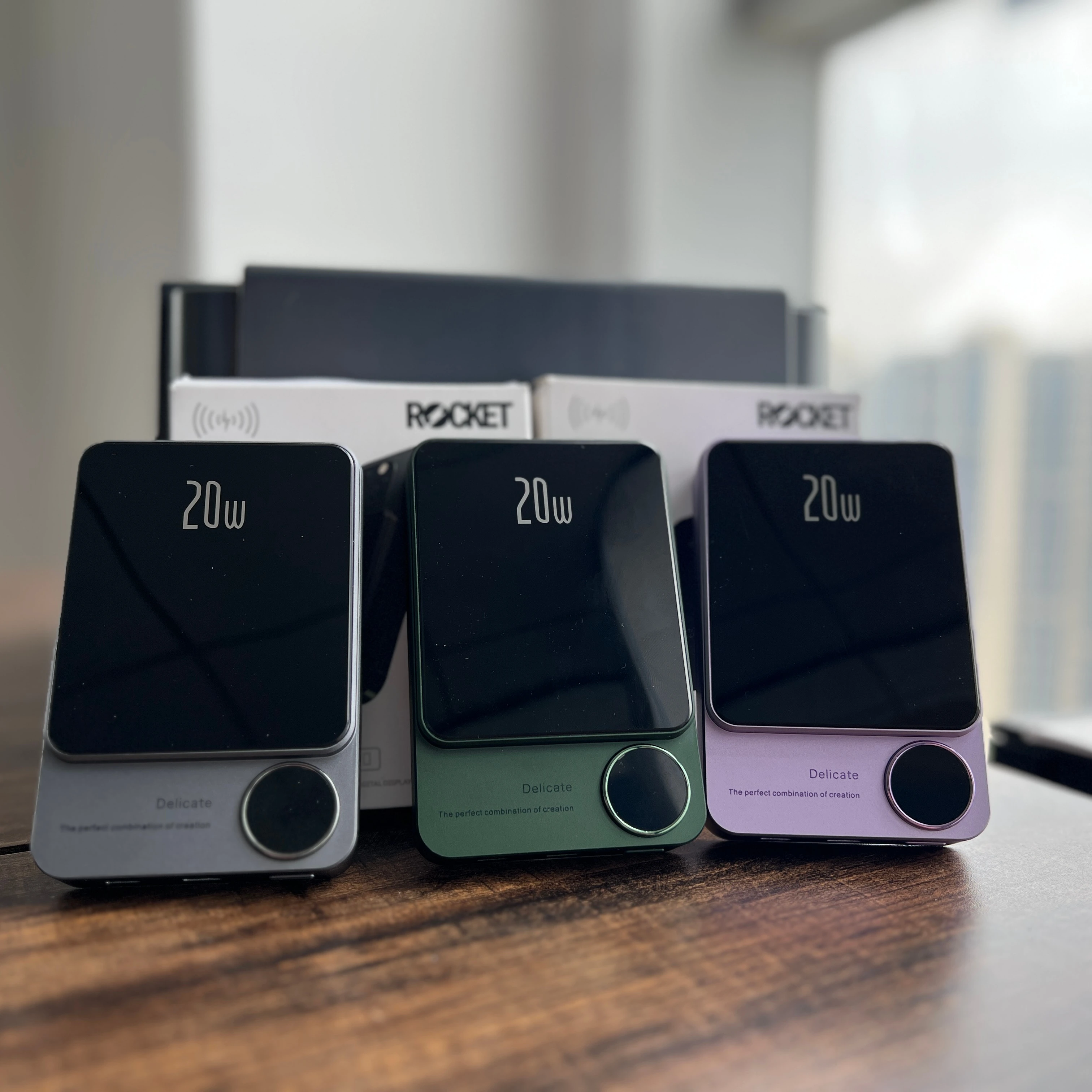 Q9 Hot Selling magnetic power bank 10000mAh Metal Power Bank with digital display support OEM