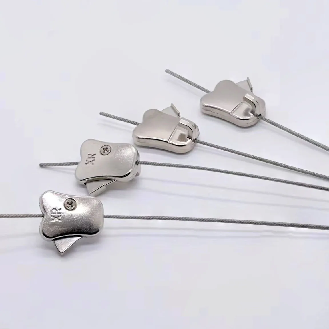 Manufacturer supply cable wire suspension kit adjustable brass hook gripper cable for hanging picture
